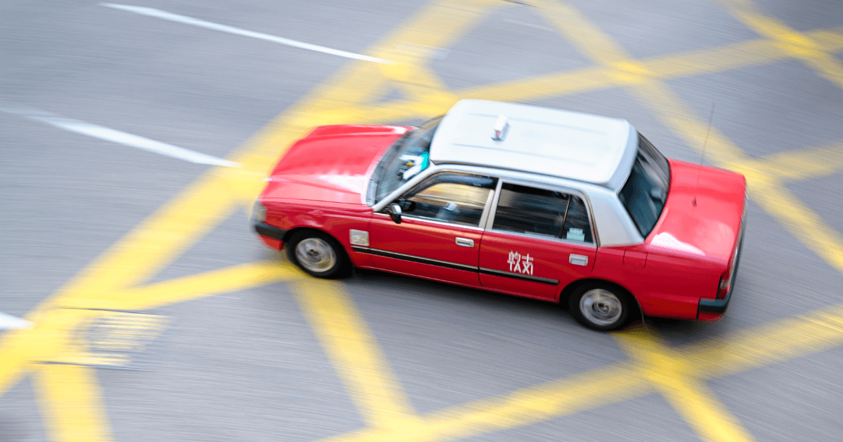 赤いタクシー